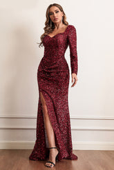 Vestido formal de noche burdeos con abertura alta y manga larga